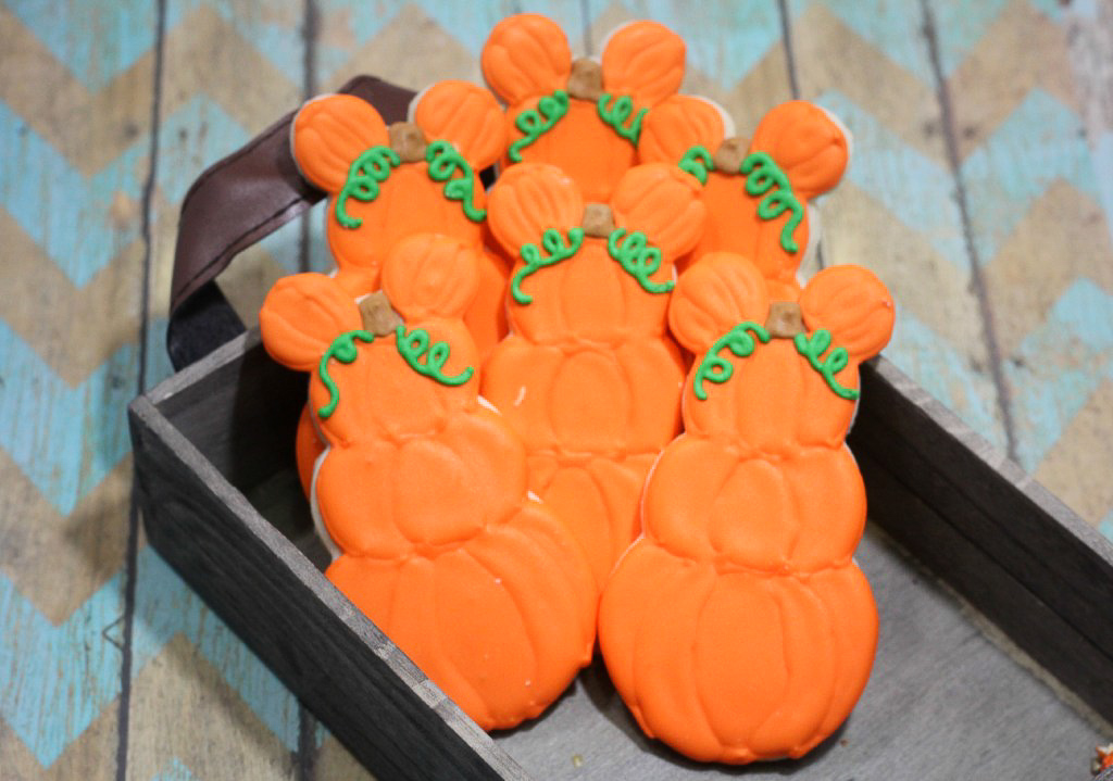 Recipe for the Cutest Mickey Mouse Pumpkin Patch Cookies! Super easy step-by-step pictures for delicious sugar cookies and royal icing recipes. Make Disney theme Halloween and Thanksgiving day cookies everyone will love! #Disney #Disneycookies #DisneyDesserts #Cookies #HalloweenCookies