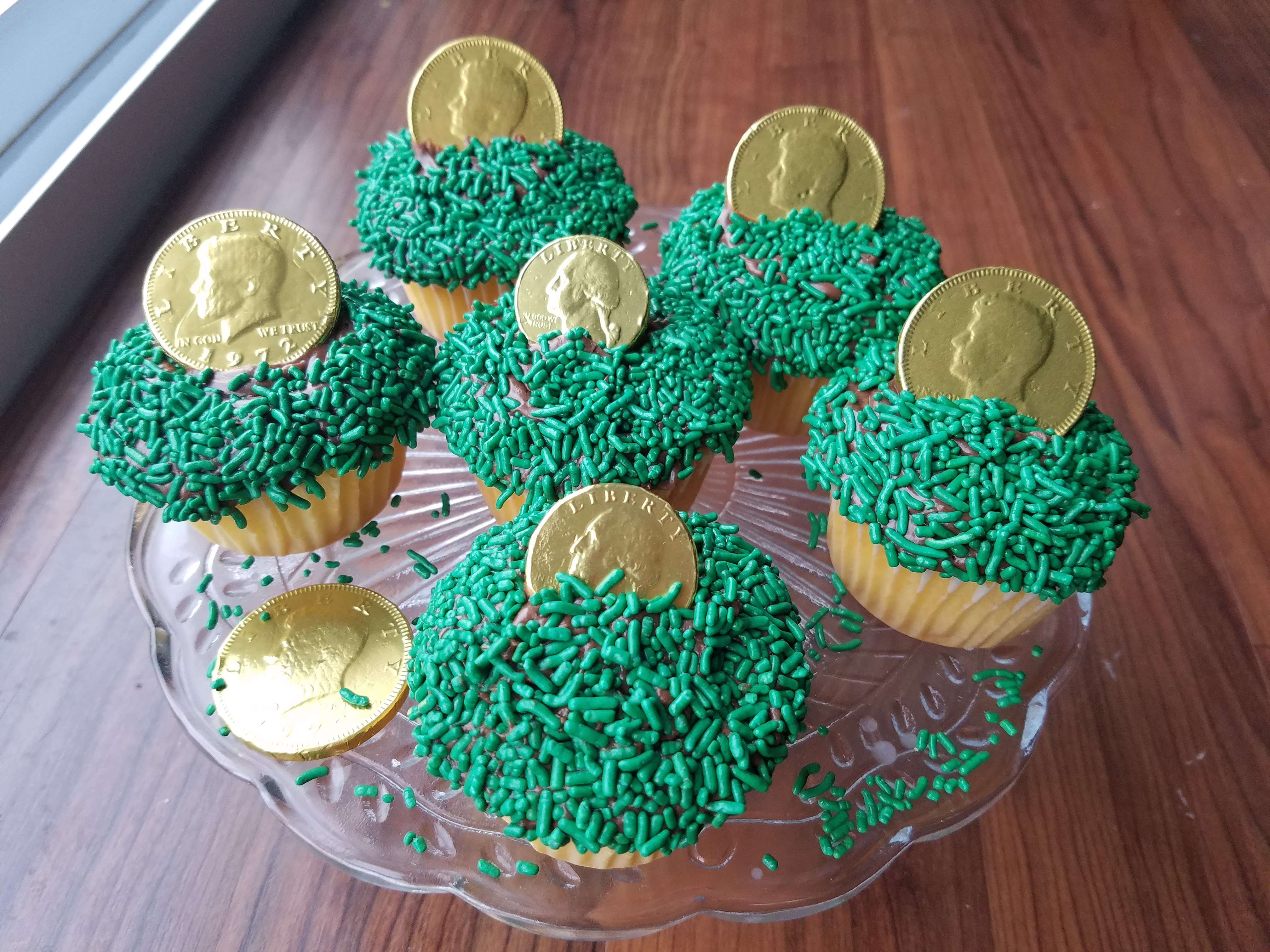 Super Easy St. Patrick's Day Cupcakes