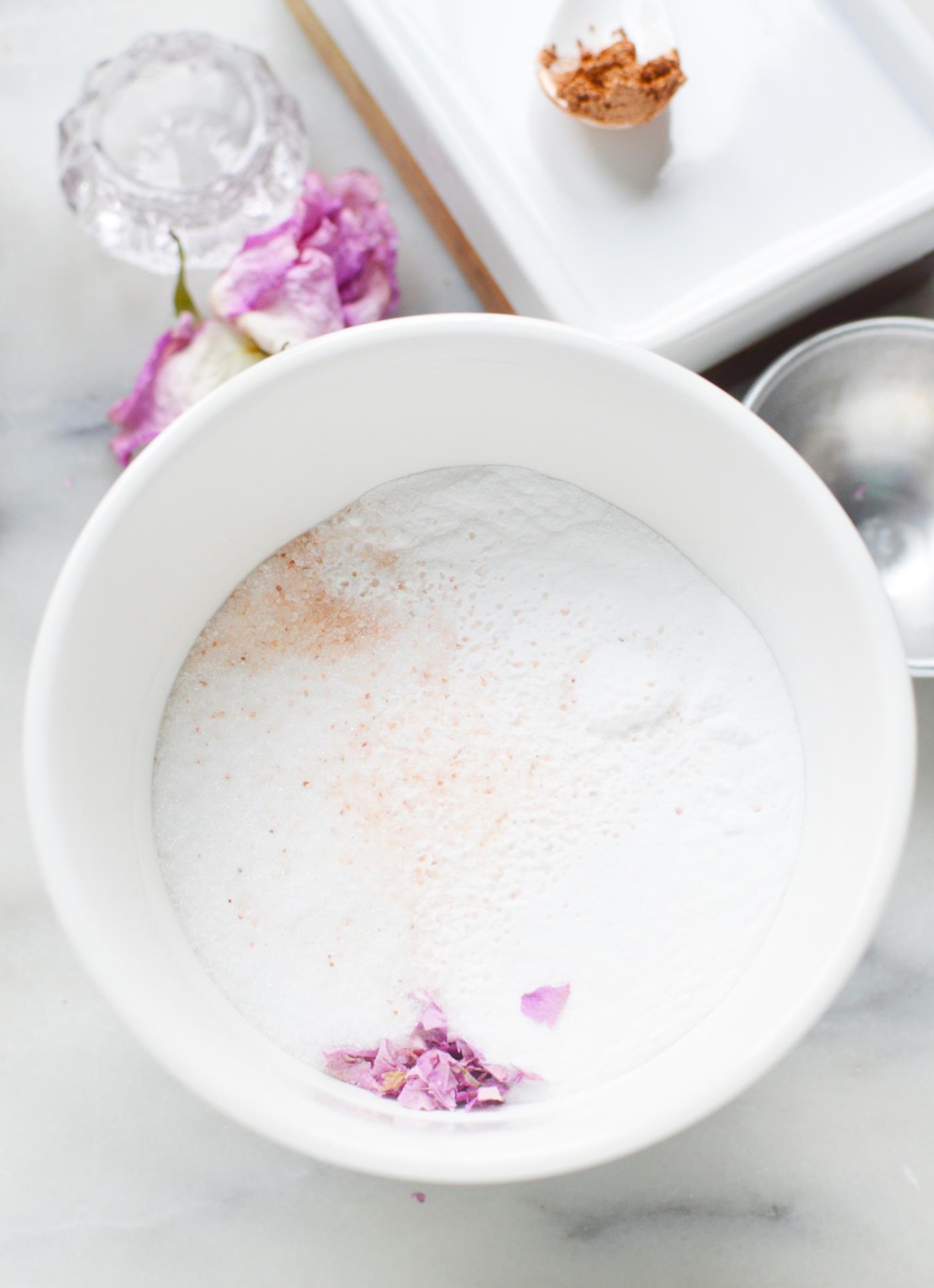 How to Make a Rose Petal Bath