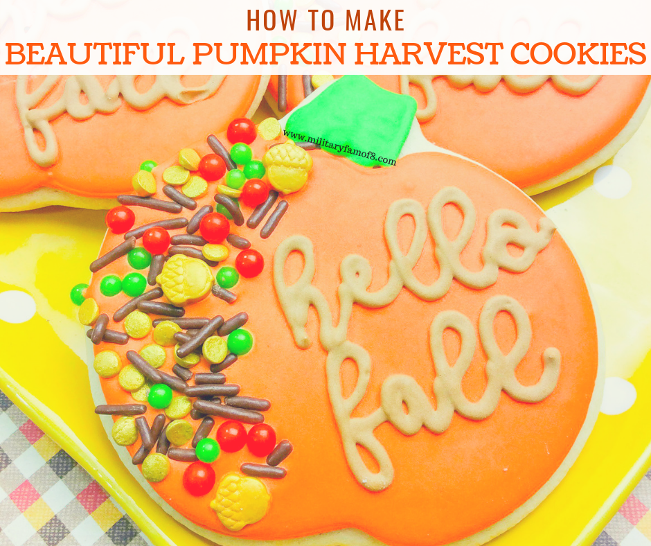How to Make Beautiful Pumpkin Harvest Cookies.This is a super easy and quick recipe for Fall cookies. The script and sprinkles give these cookies a gourmet look!! Thanksgiving day cookies, Fall cookies, Pumpkin cookies