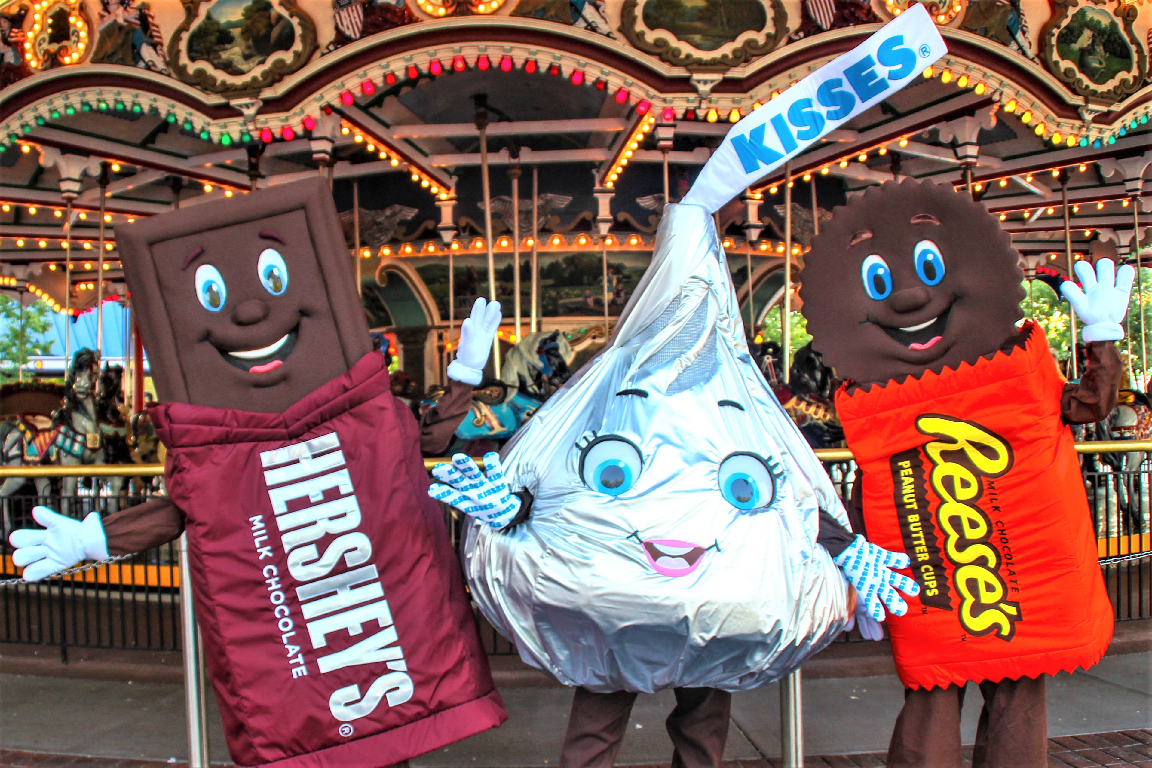 What New and Fun Things To Do & Eat in HersheyPark- Hershey, Pa.? Visiting Hershey Park and need ideas on what to do? Be ready for a #SweetWelcome