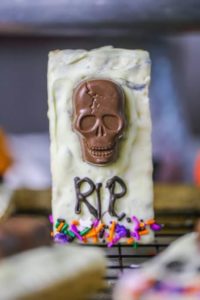 Find out what things you can make with these easy Halloween Tombstone Treats: 20 Recipes to Dig Up Your Next Party recipes! To die for!